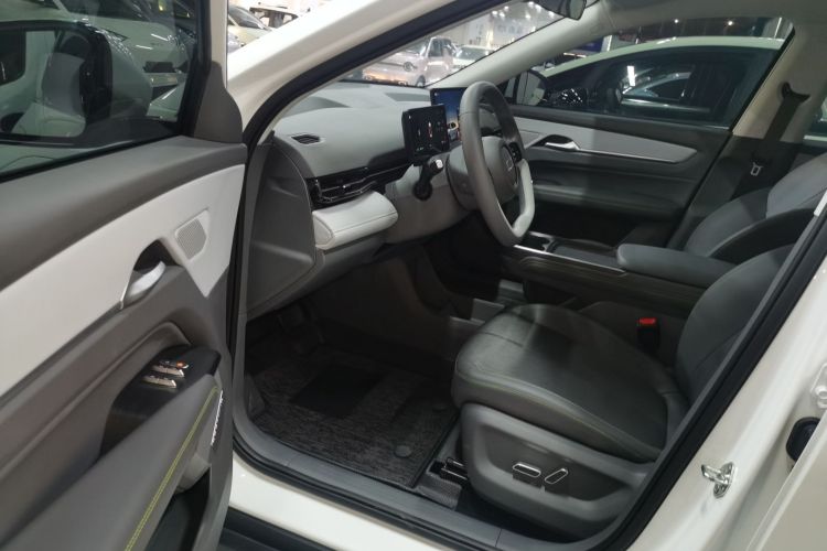 奔腾 悦意03 2025款 445km 欢悦版中控内饰20