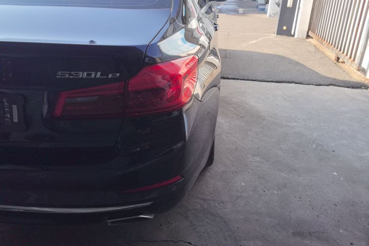 宝马5系新能源 2020款 里程升级版 530Le 豪华套装车身外观9