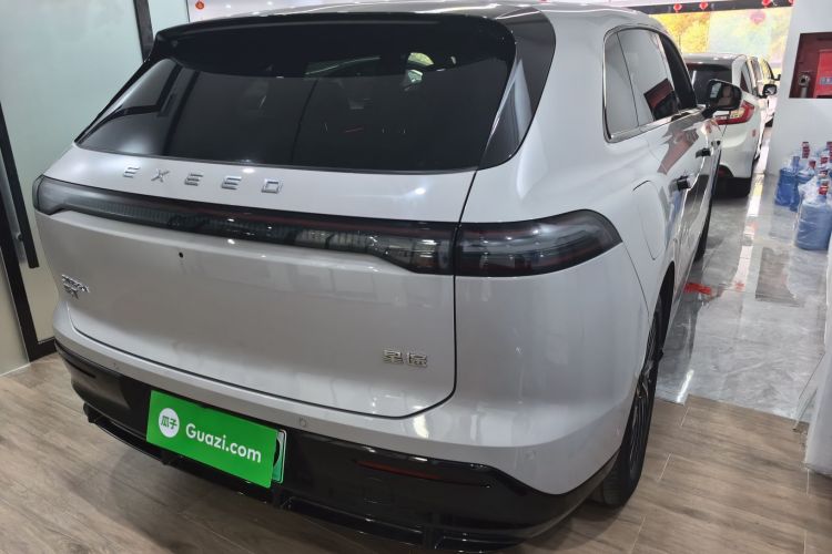 星途 星纪元 ET 2024款 增程 240 Ultra四驱车身外观7