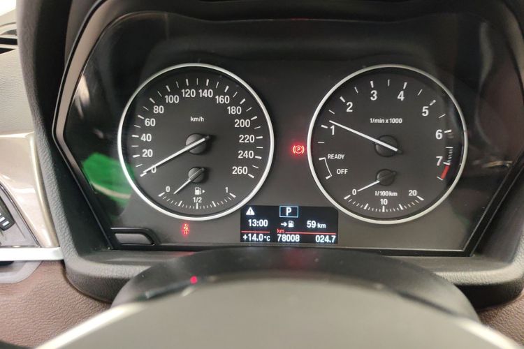 宝马X1 2016款 sDrive20Li 豪华型中控内饰14