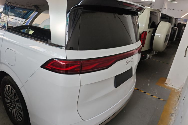 比亚迪 夏 2025款 DM-i 1.5T 180km 卓越型车身外观6