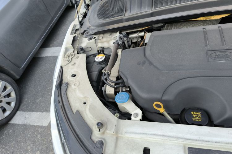 路虎 揽胜极光 2018款 240PS SE 智耀版局部细节9006