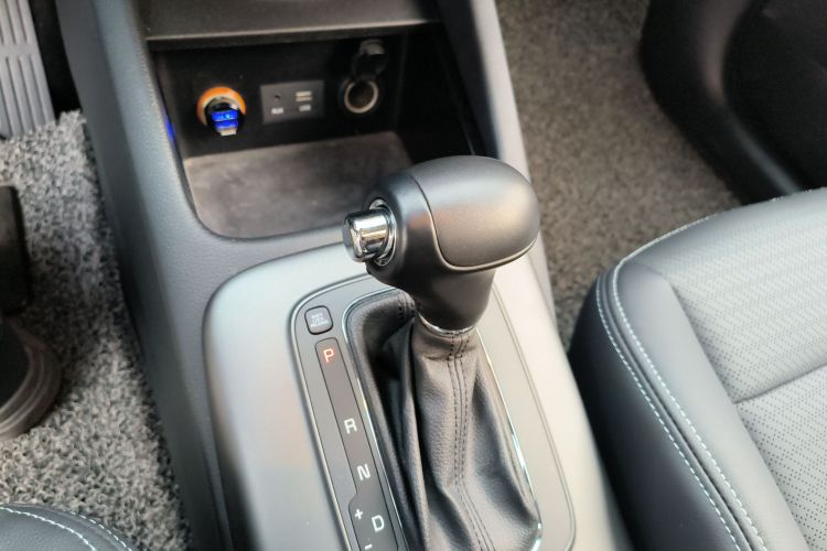 起亚K3 2015款 1.6L 自动GLS中控内饰18