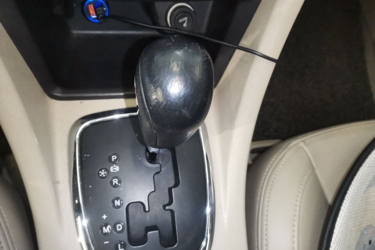 奇瑞 艾瑞泽7 2013款 1.6L CVT致享版中控内饰18