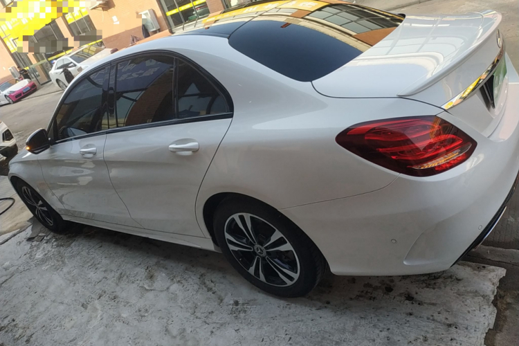 奔驰C级 2018款 C 200 运动版车身外观4