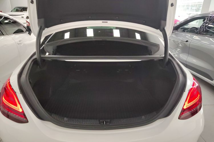 奔驰C级 2019款 改款 C 260 L 运动版局部细节23