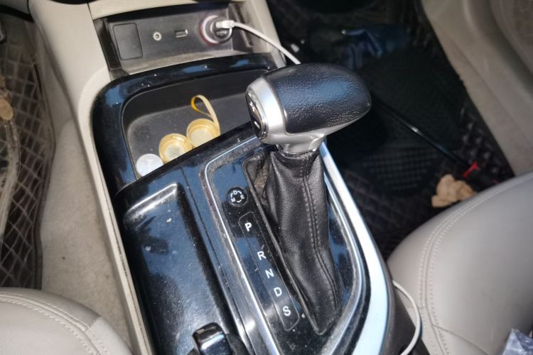 广汽传祺 传祺GA6 2015款 1.8T DCT舒适型中控内饰18