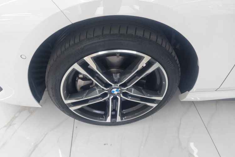 宝马2系(进口) 2023款 225i 四门轿跑车 M运动套装车身外观35