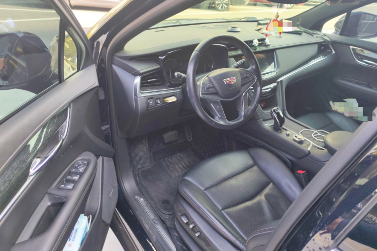 凯迪拉克XT5 2020款 改款 28T 豪华型中控内饰20