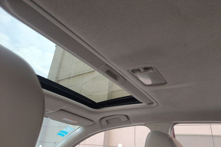 日产 轩逸 2014款 1.6XV CVT尊享版中控内饰22