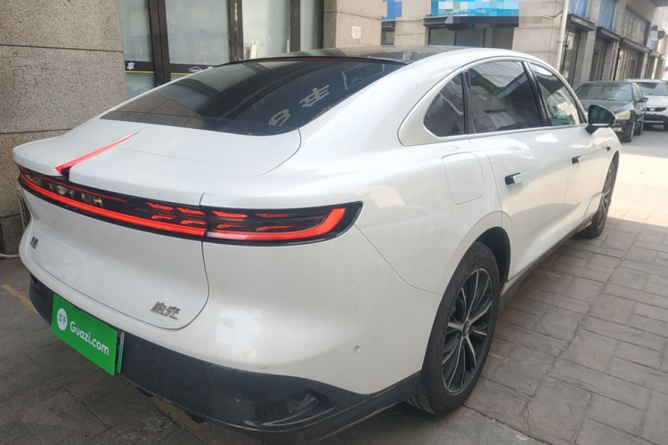 岚图汽车 岚图追光 2024款 PHEV 四驱超长续航行政版车身外观7