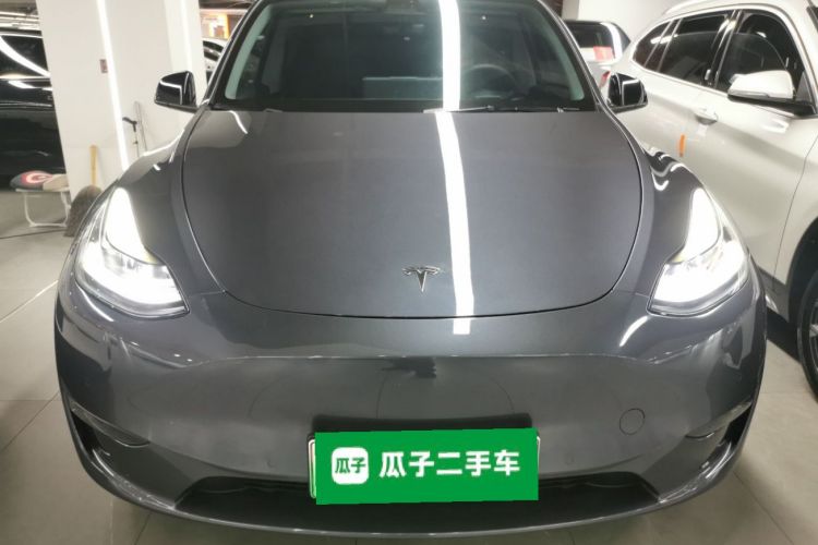 特斯拉 Model Y 2021款 长续航全轮驱动版车身外观2