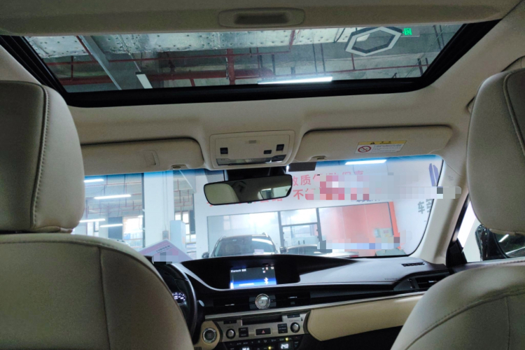 雷克萨斯ES 2015款 200 舒适版局部细节22