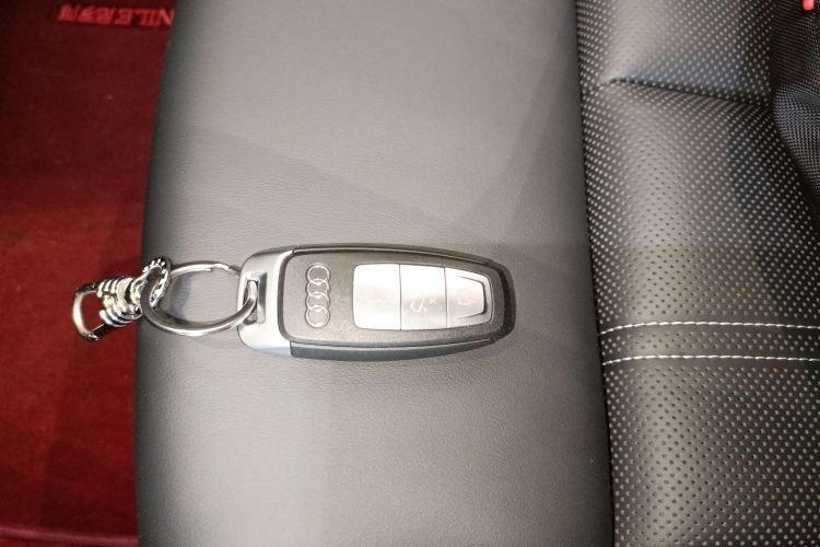 奥迪Q4 e-tron 2024款 40 e-tron 创境版中控内饰11