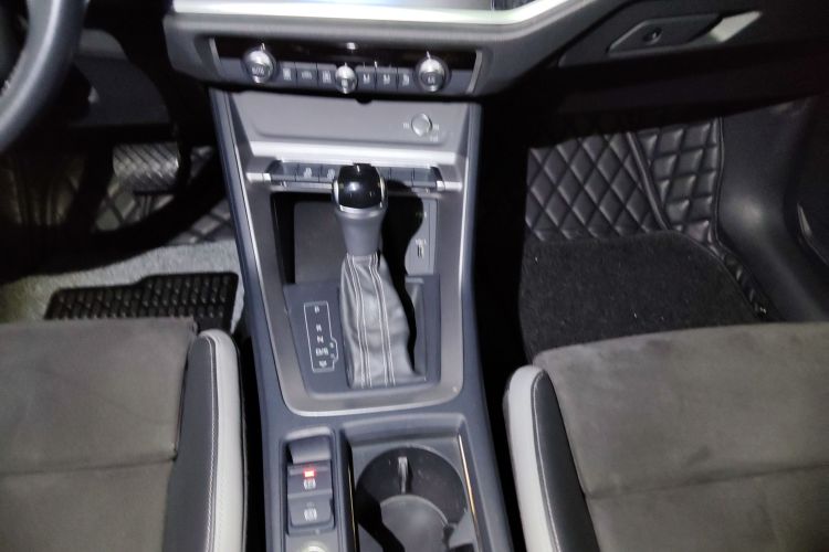 奥迪Q3 2019款 35 TFSI 进取动感型局部细节18