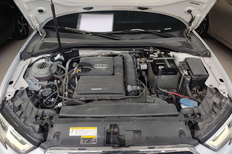 奥迪A3 2019款 Limousine 35 TFSI 进取型 国VI机舱底盘24