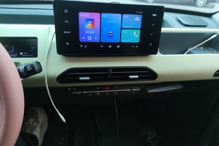 吉利银河 2024款 熊猫mini 200km 耐力熊中控内饰16