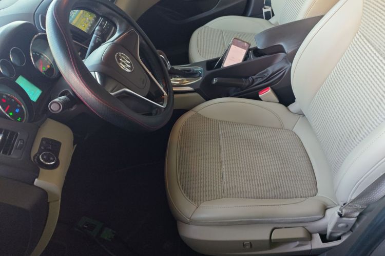 别克 君威 2014款 2.0L 领先时尚型中控内饰19