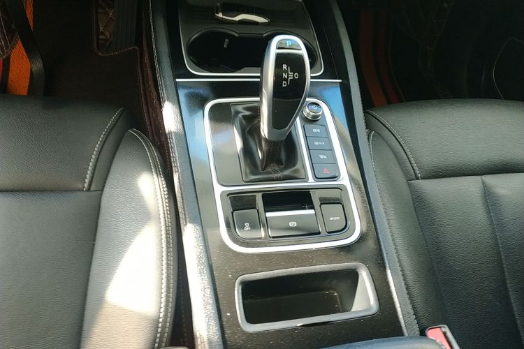 比亚迪 宋MAX 2021款 升级版 1.5T 自动豪华型 7座中控内饰18