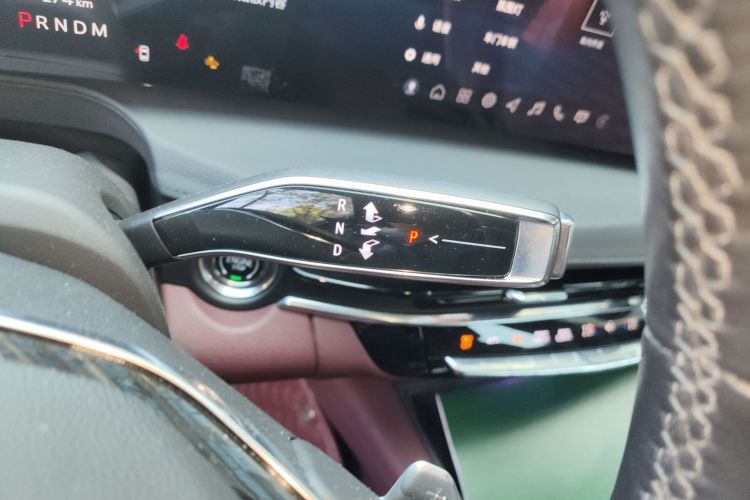 凯迪拉克CT6 2023款 28T 尊贵型中控内饰18