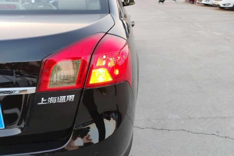 别克 凯越 2015款 1.5L 自动经典型车身外观9