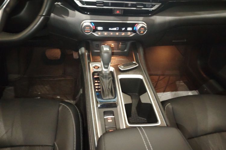 日产 天籁 2022款 2.0L XL-Upr 优享版中控内饰18