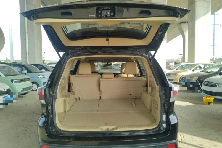 丰田 汉兰达 2015款 2.0T 四驱精英版 7座局部细节23