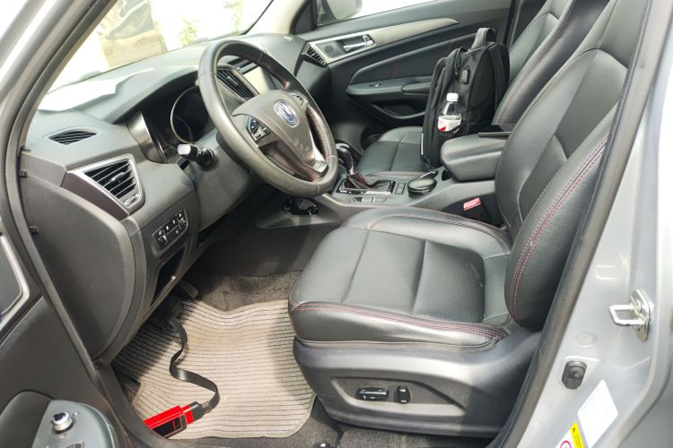 长安CS75 2014款 1.8T 自动尊贵型 国V局部细节19