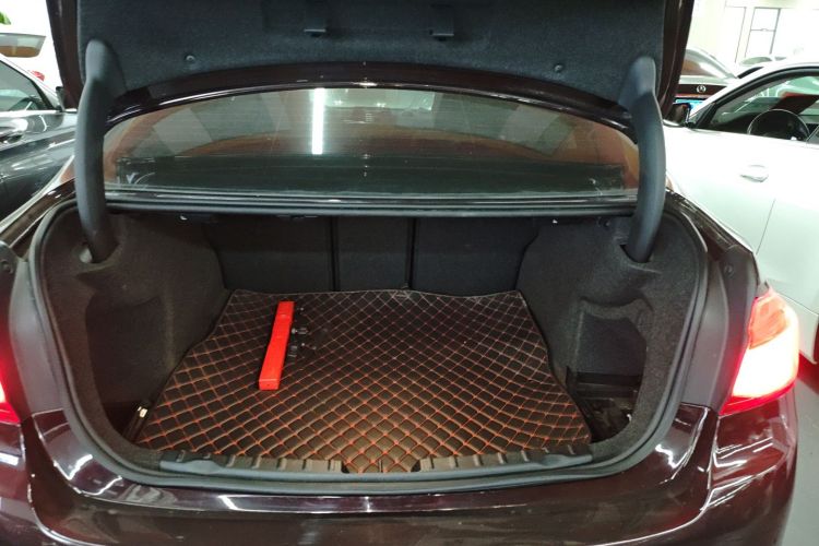 宝马3系 2018款 318Li机舱底盘23