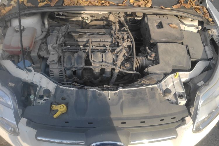 福特 福克斯 2012款 三厢 1.6L 手动风尚型局部细节24