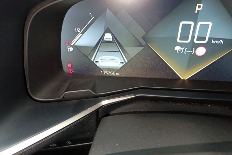 DS 7 2018款 45THP 歌剧院版中控内饰15