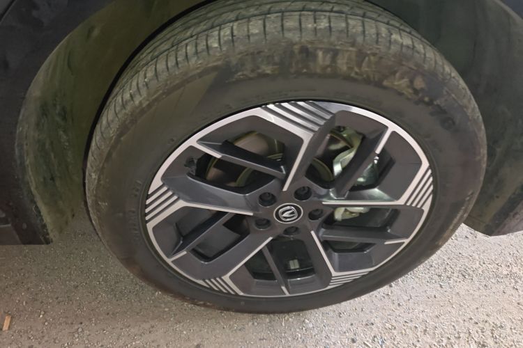 长安CS75 PLUS 2025款 第四代 1.5T 新蓝鲸 智慧旗舰型车身外观10