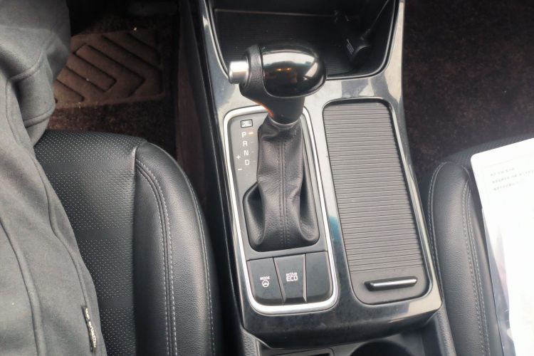 起亚K4 2017款 1.8L 自动GLS Special中控内饰18