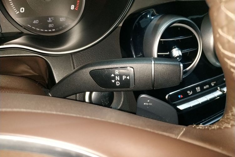 奔驰GLC 2019款 GLC 200 L 4MATIC中控内饰18