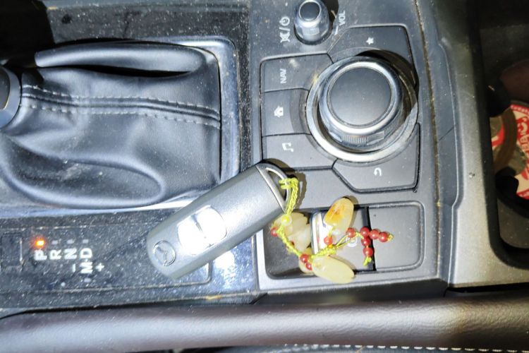 马自达3 昂克赛拉 2017款 两厢 2.0L 自动运动型 国V中控内饰11