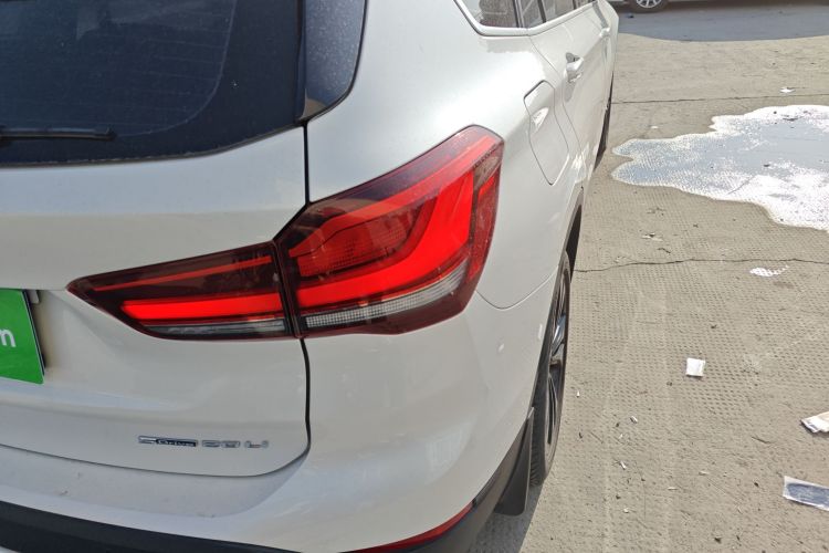 宝马X1 2021款 sDrive20Li 时尚型车身外观9