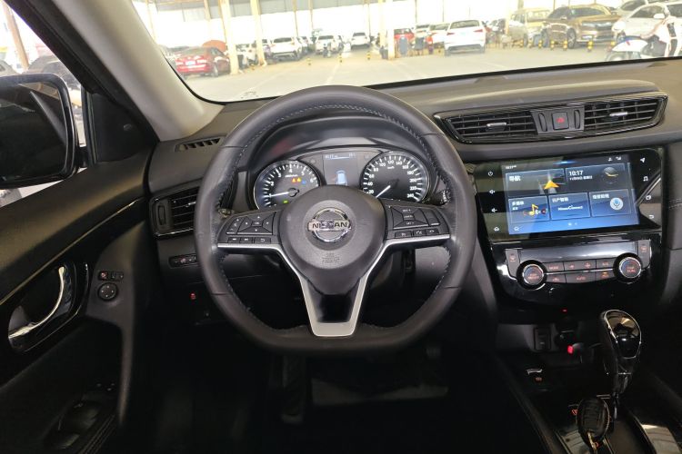 日产 奇骏 2019款 2.0L CVT智联舒适版 2WD中控内饰13