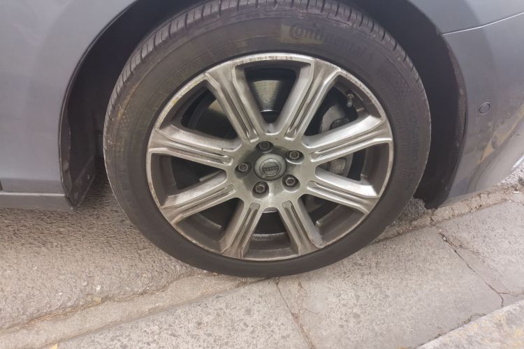 沃尔沃V40 2017款 T3 智雅版车身外观10