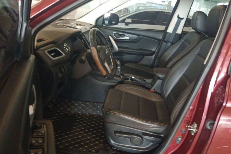 SWM斯威汽车 SWM斯威X7 2016款 1.8L 手动豪华型 7座中控内饰19