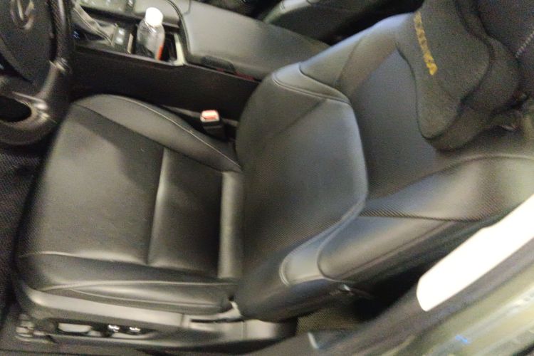 雷克萨斯ES 2020款 300h 卓越版局部细节19