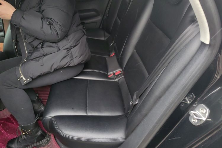 奥迪A6L 2011款 2.0 TFSI 自动舒适型中控内饰21