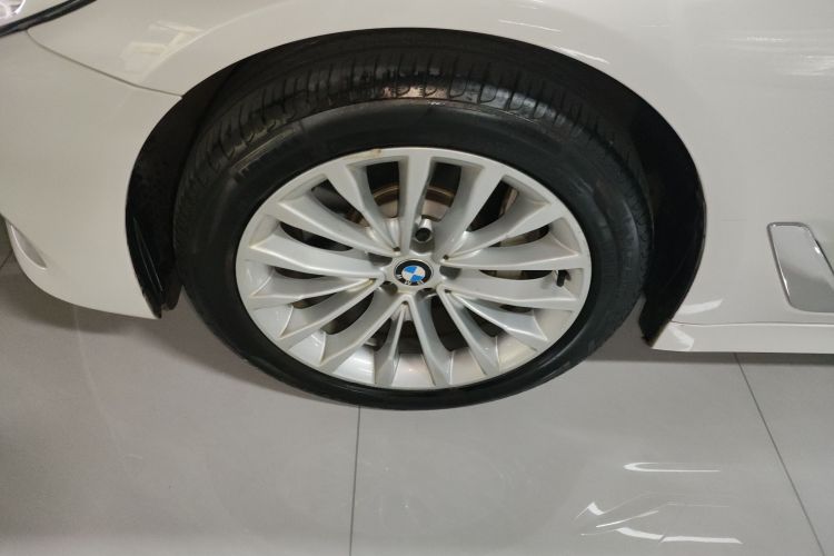 宝马5系 2018款 530Li 领先型 豪华套装车身外观6002