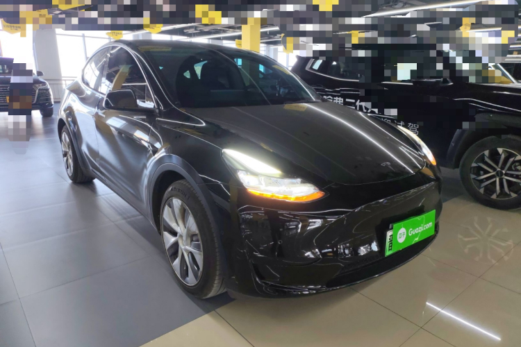 特斯拉 Model Y 2022款 后轮驱动版车身外观3