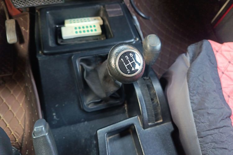 BAW北汽制造 212经典 2016款 2.0L 方门 四驱豪华型 国V中控内饰18