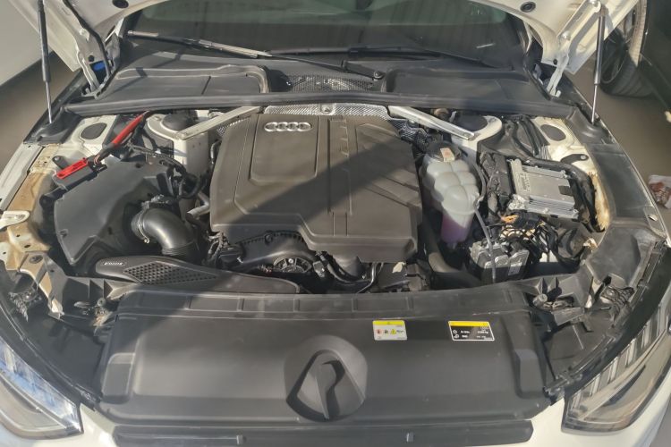 奥迪A4L 2023款 40 TFSI 时尚动感型机舱底盘24