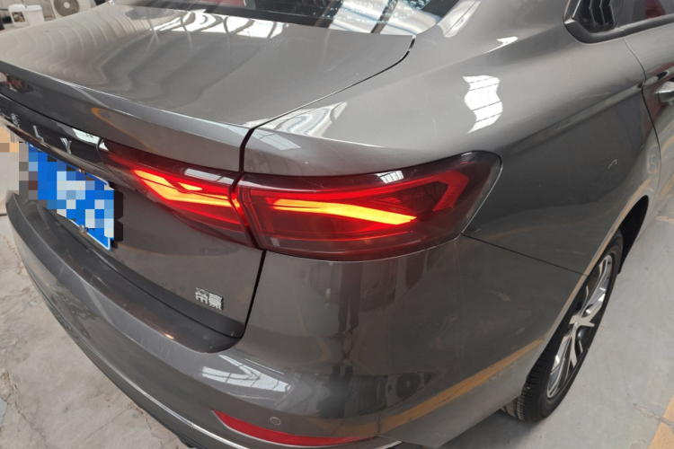 吉利汽车 帝豪 2023款 第4代冠军版 1.5L CVT豪华型车身外观9