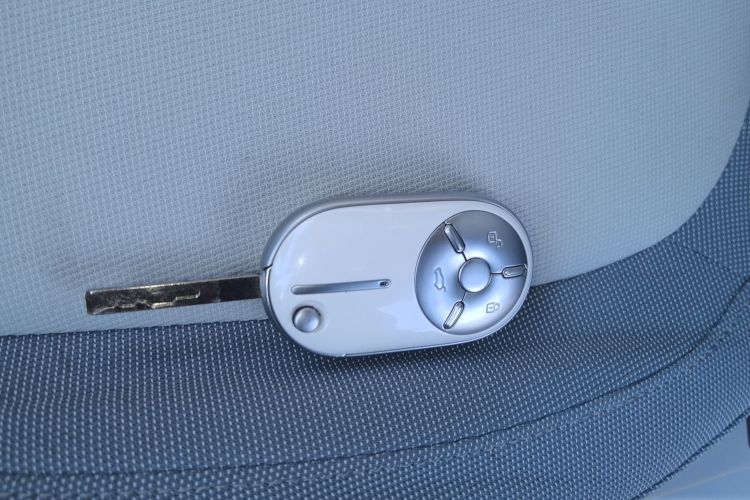 奔腾小马 2025款 222km 灵动马中控内饰7001