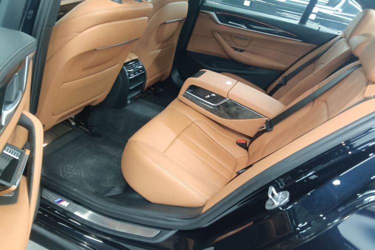 宝马5系 2020款 530Li 领先型 M运动套装中控内饰21