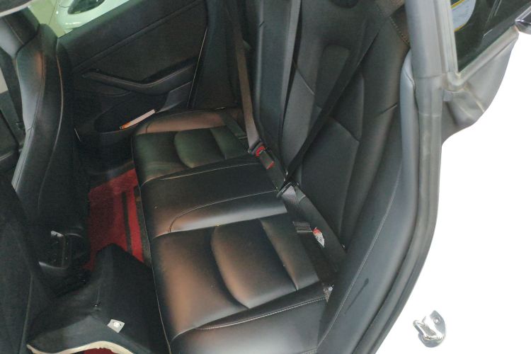 特斯拉 Model 3 2021款 标准续航后驱升级版 3D6中控内饰21