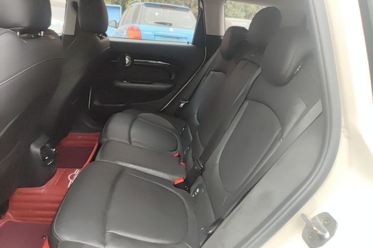 MINI Clubman 2018款 1.5T COOPER 艺术家中控内饰21